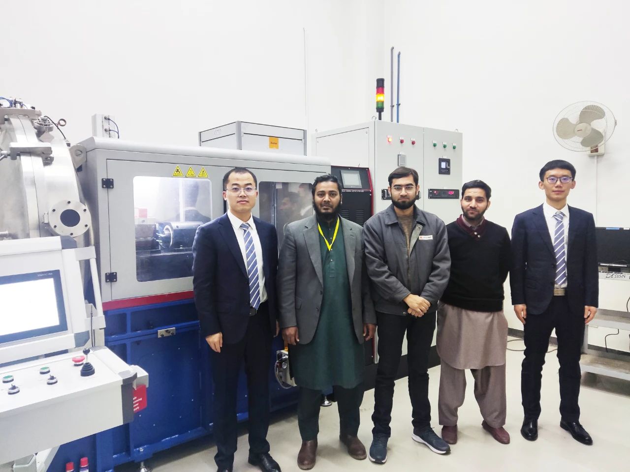 順利交付！西安賽隆桌面級制粉設備首次進入海外市場